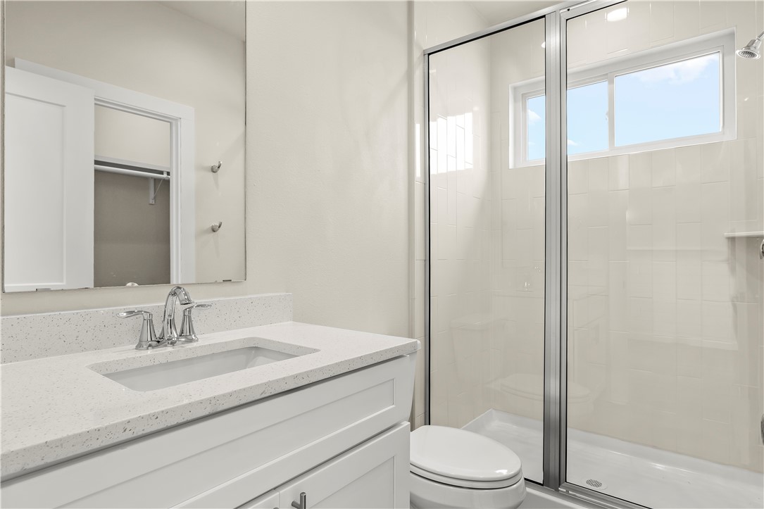 434 Oleander St 1 Property Photo 26