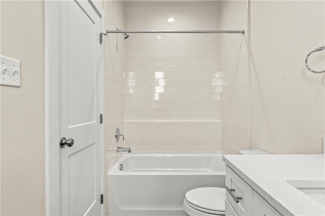 434 Oleander St 1 Property Photo 31