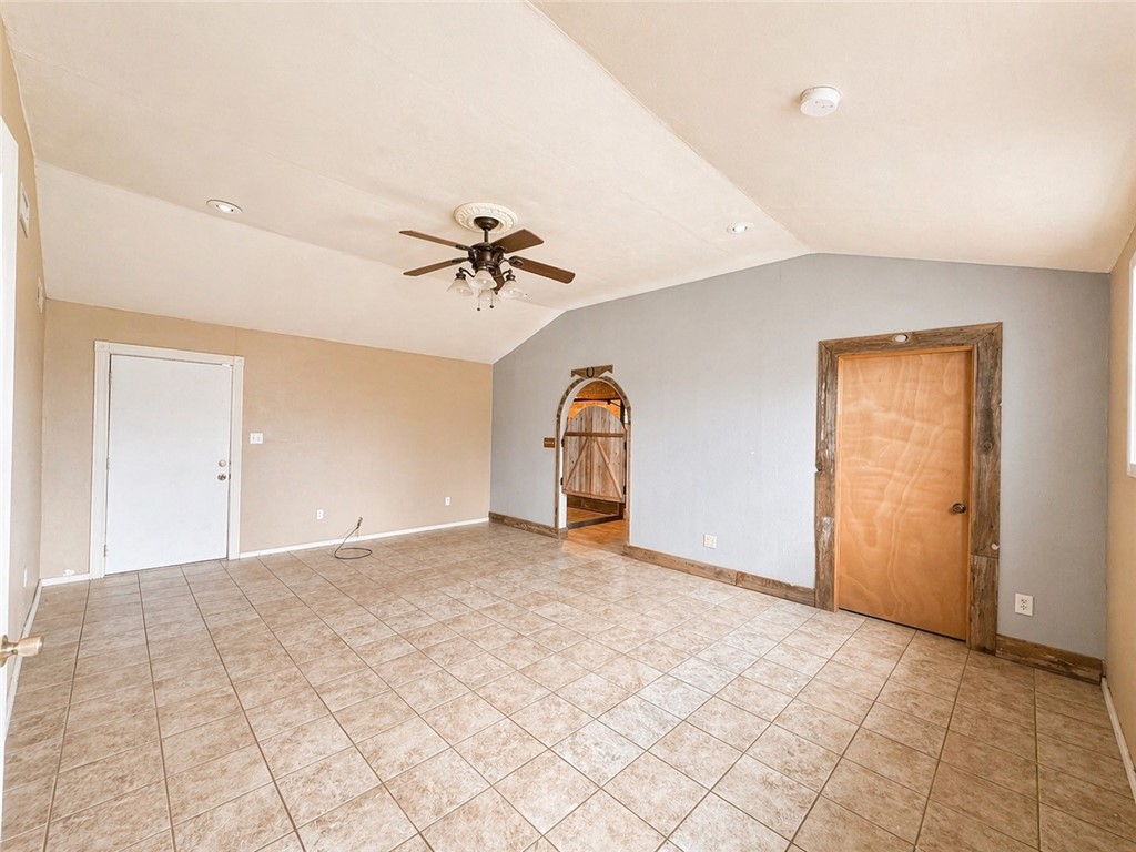 403 Staples St Property Photo 5