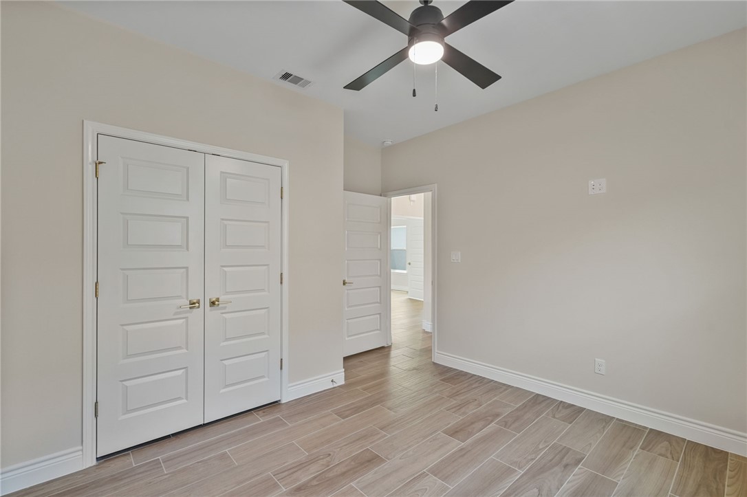 9518 Royal Oak Dr Property Photo 21