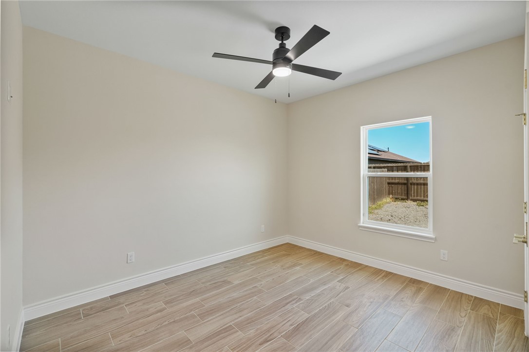 9518 Royal Oak Dr Property Photo 22