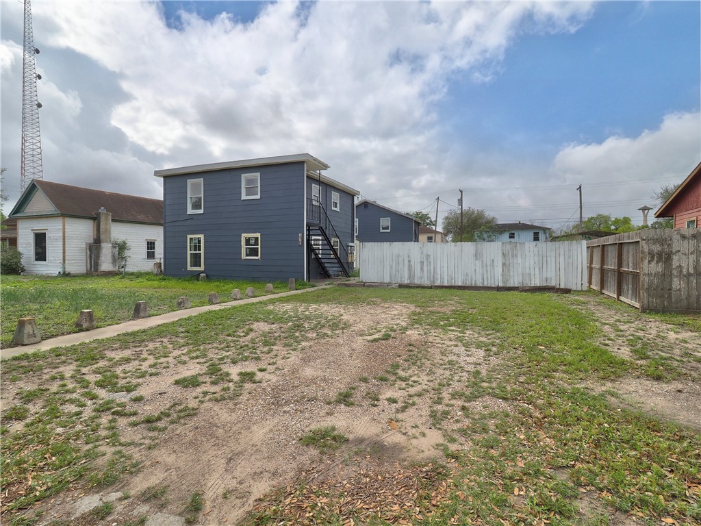 307 W Lee Ave Property Photo 3
