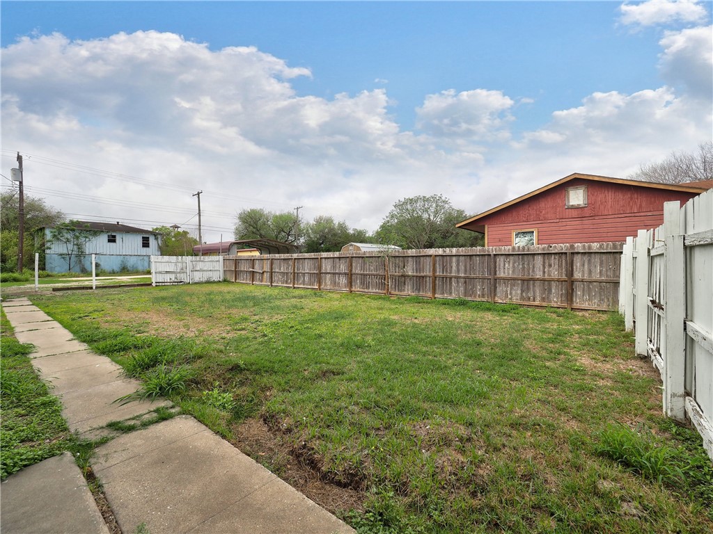 307 W Lee Ave Property Photo 4