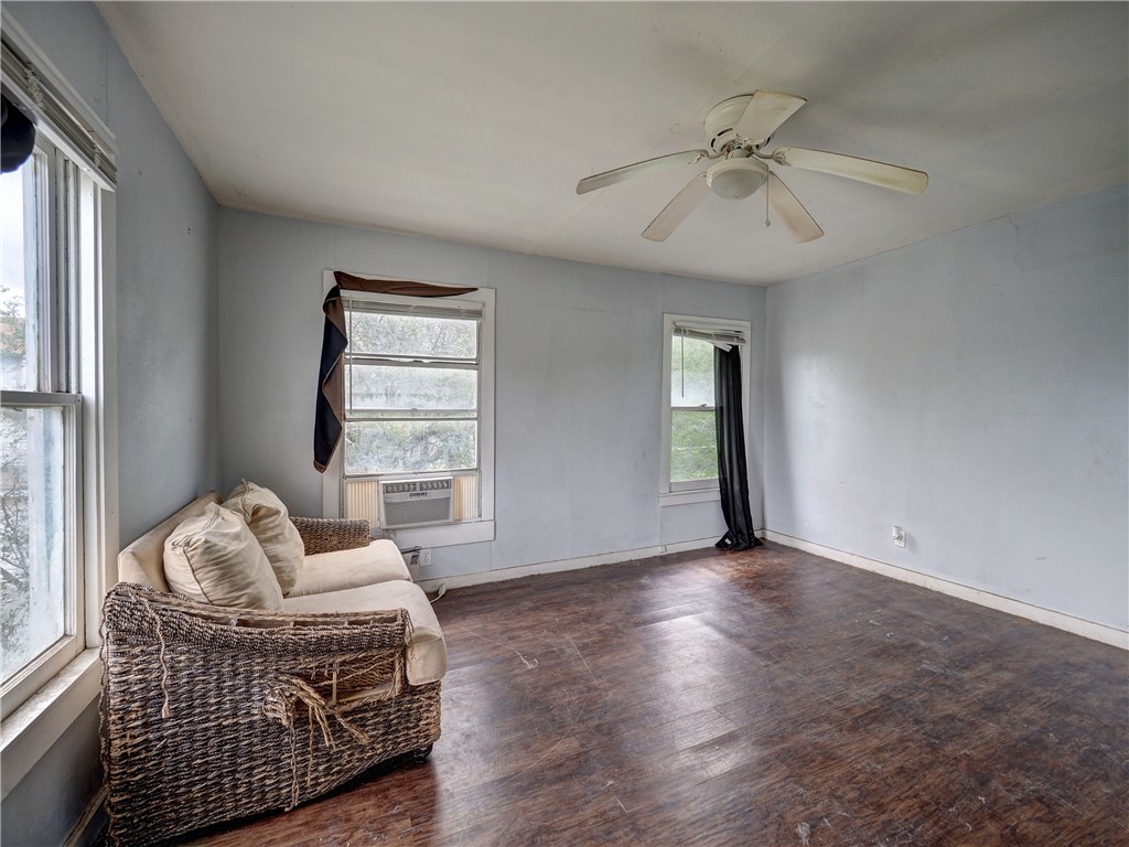307 W Lee Ave Property Photo 8