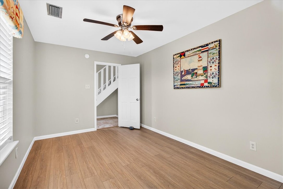 136 Port Saint Claire Property Photo 17