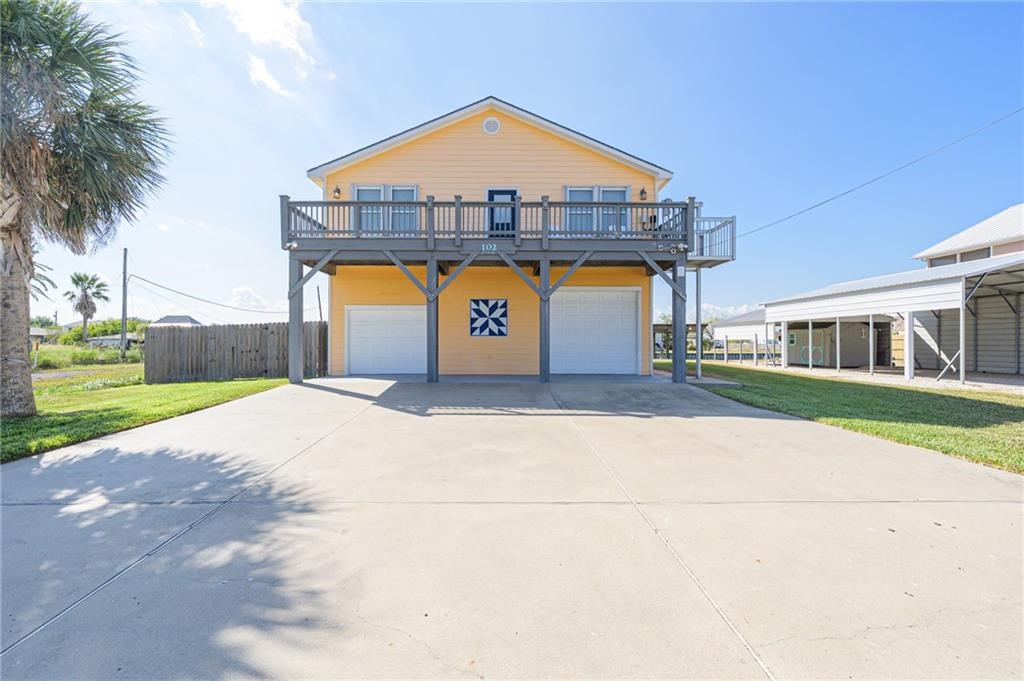 102 Ball St Property Photo 3