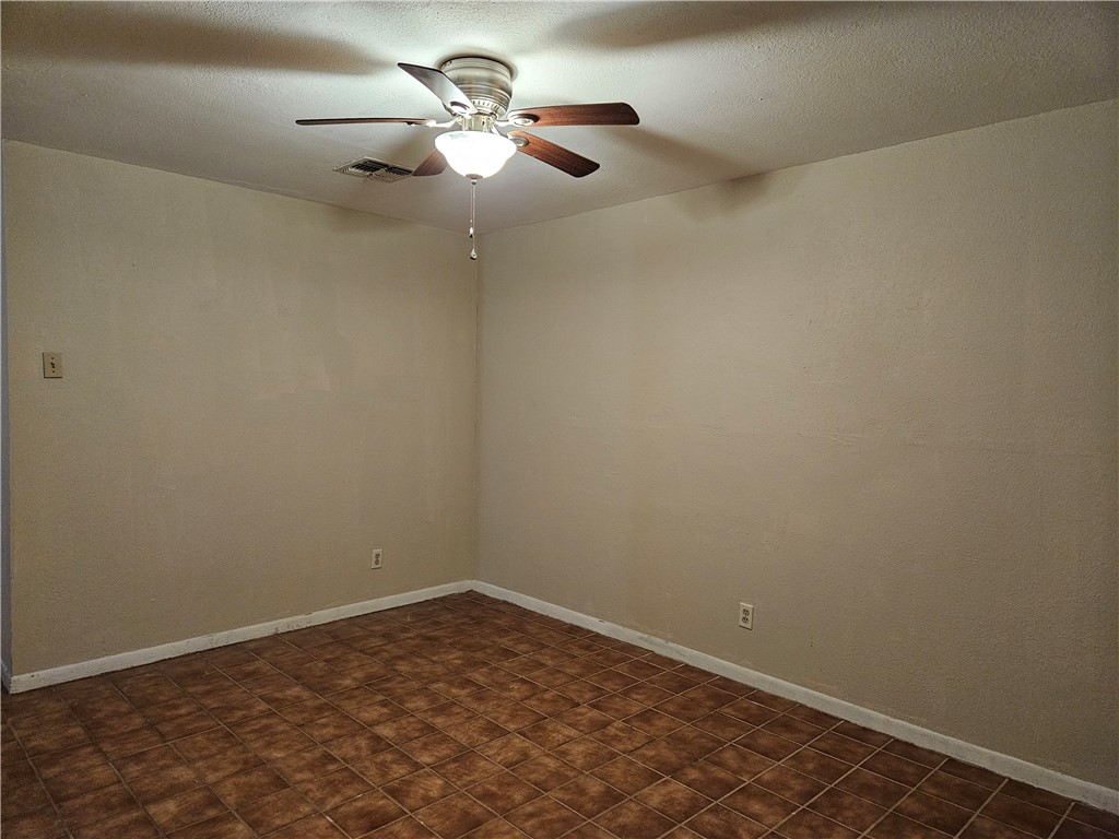501 N Gregory Ave Property Photo 2