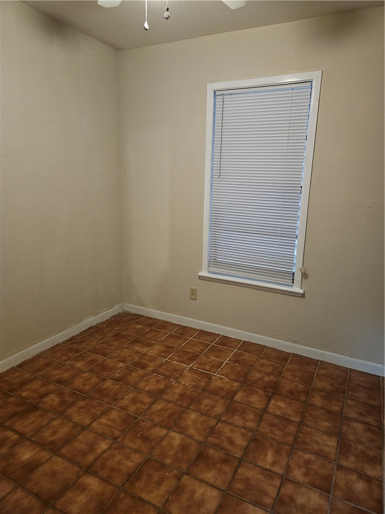 501 N Gregory Ave Property Photo 5