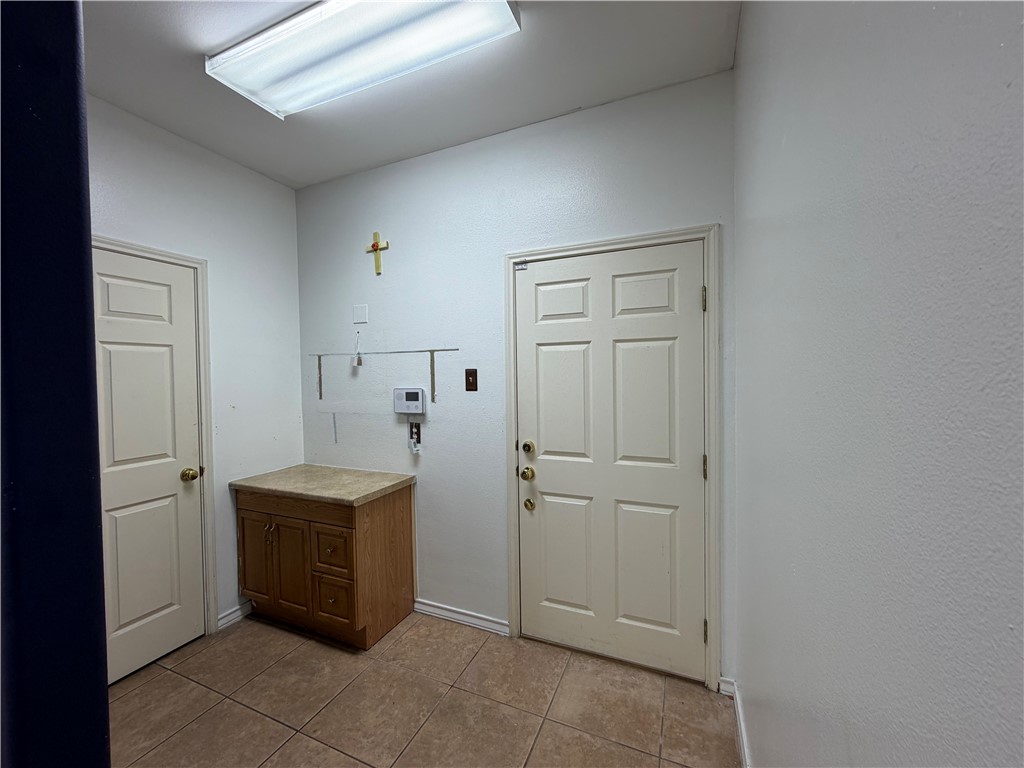5637 Burton Lane 108 Property Photo 5