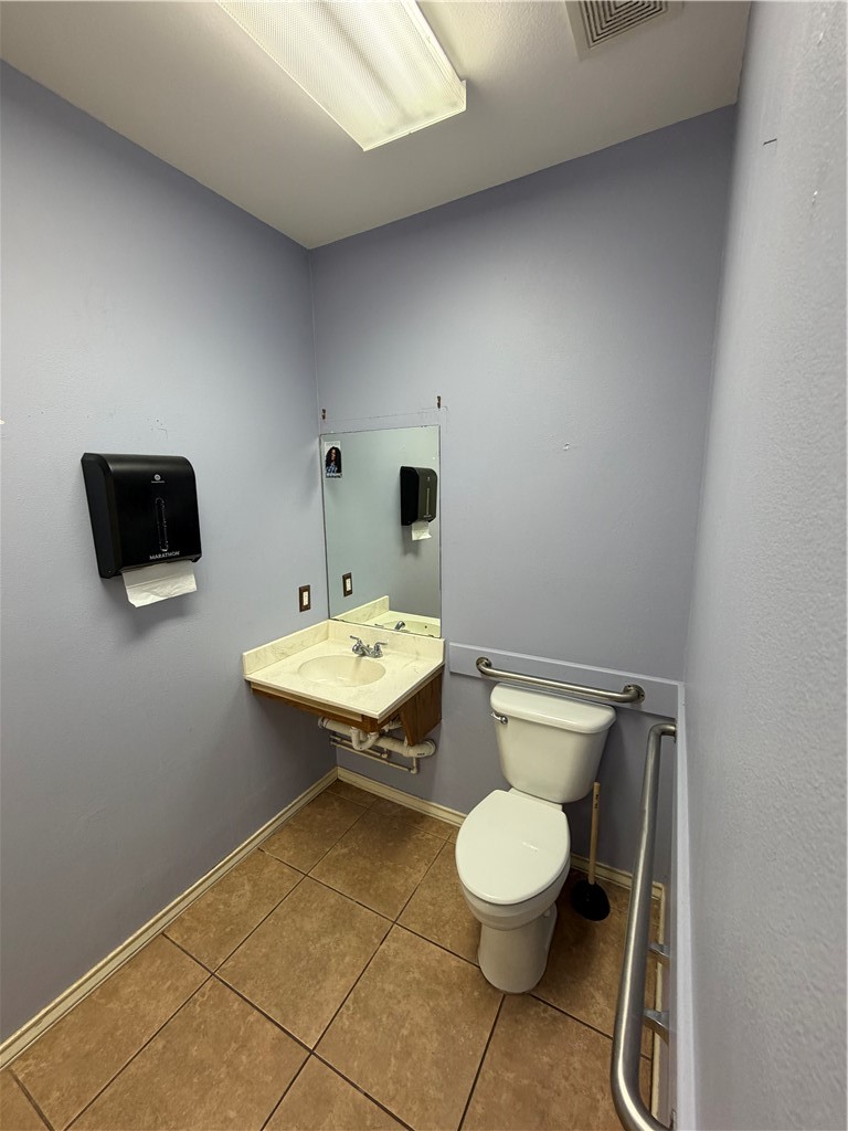 5637 Burton Lane 108 Property Photo 7