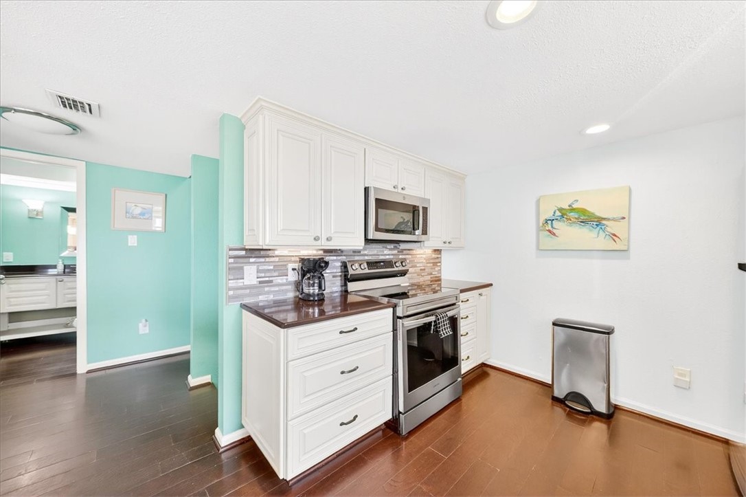 6871 State Highway 361 16 Property Photo 10
