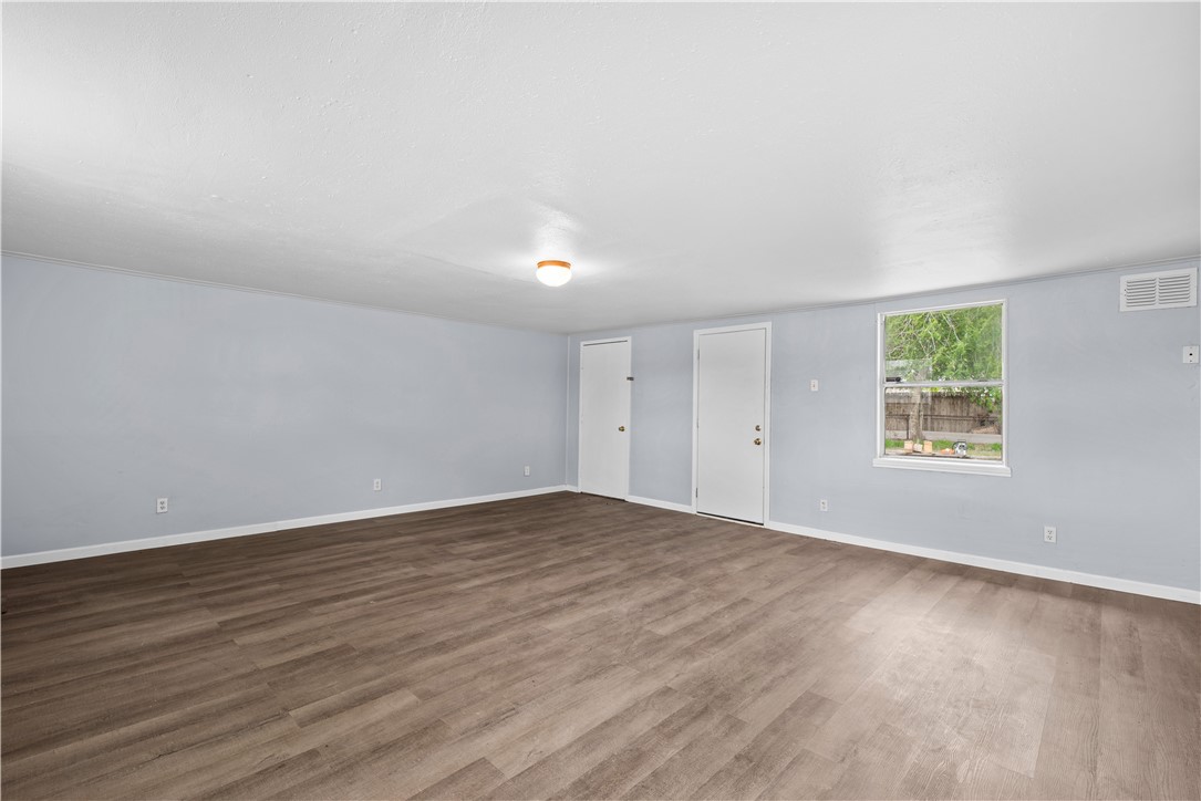 1506 Crosby St Property Photo 3