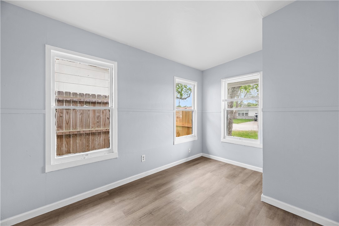 1506 Crosby St Property Photo 5
