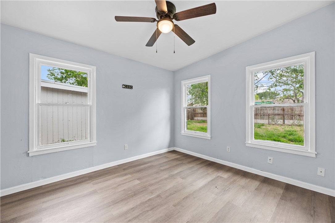 1506 Crosby St Property Photo 9