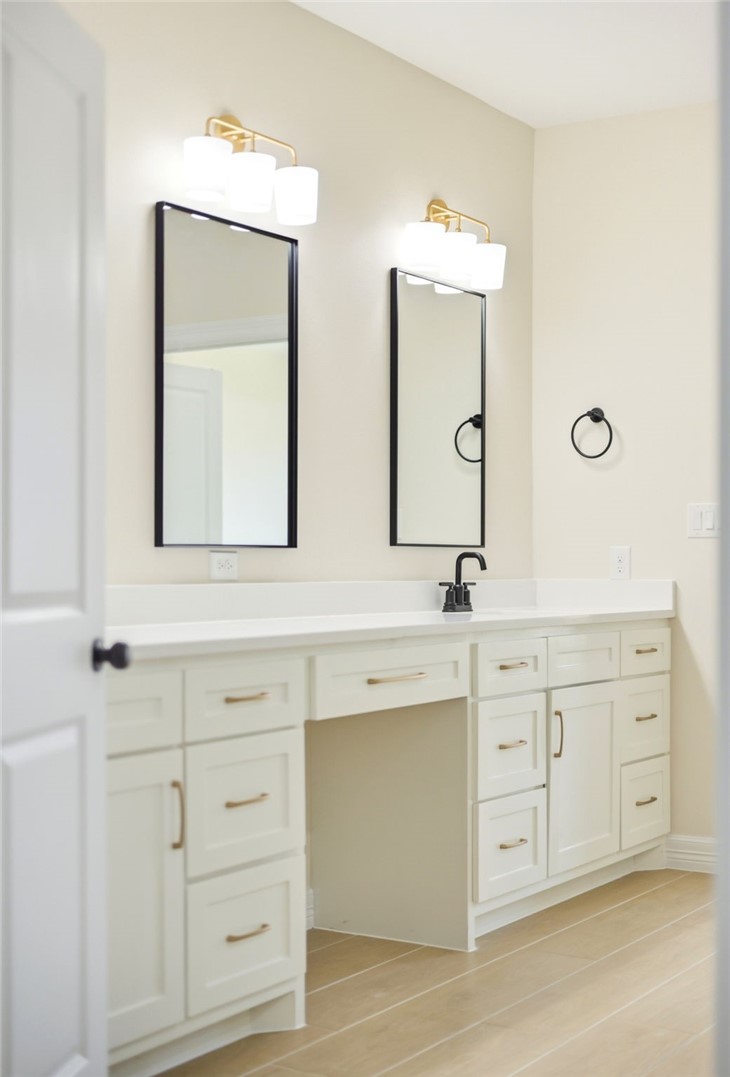 4210 Fold Lane Property Photo 9