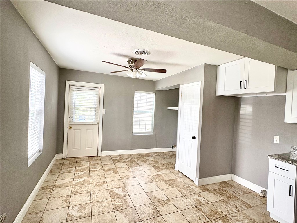 3562 Topeka St Property Photo 5