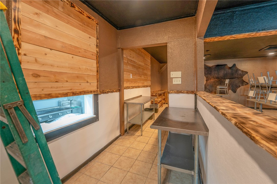 602 Nas Dr Property Photo 6