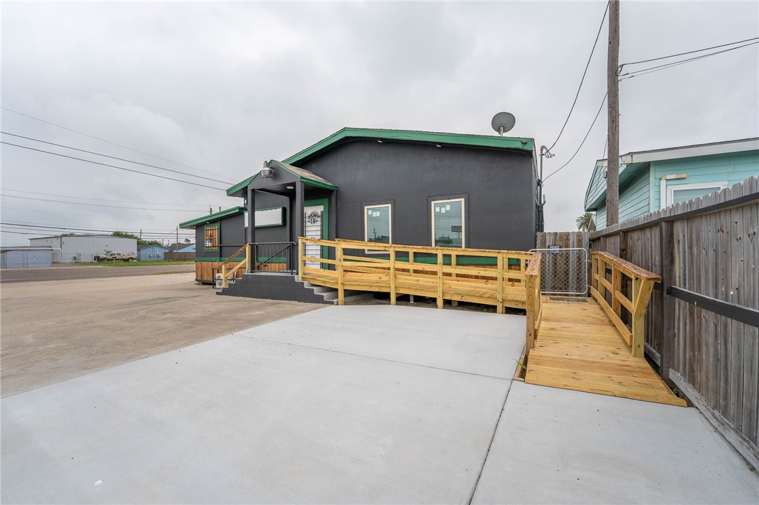 602 Nas Dr Property Photo 14