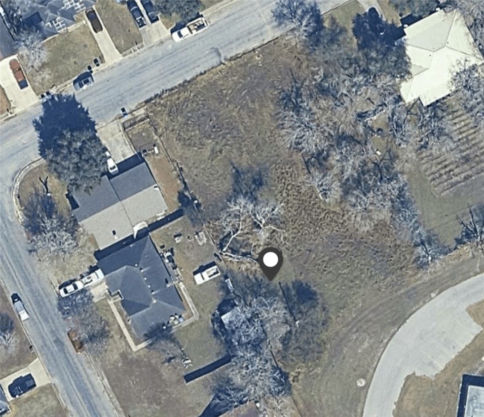 1404 E Toledo St Property Photo 4