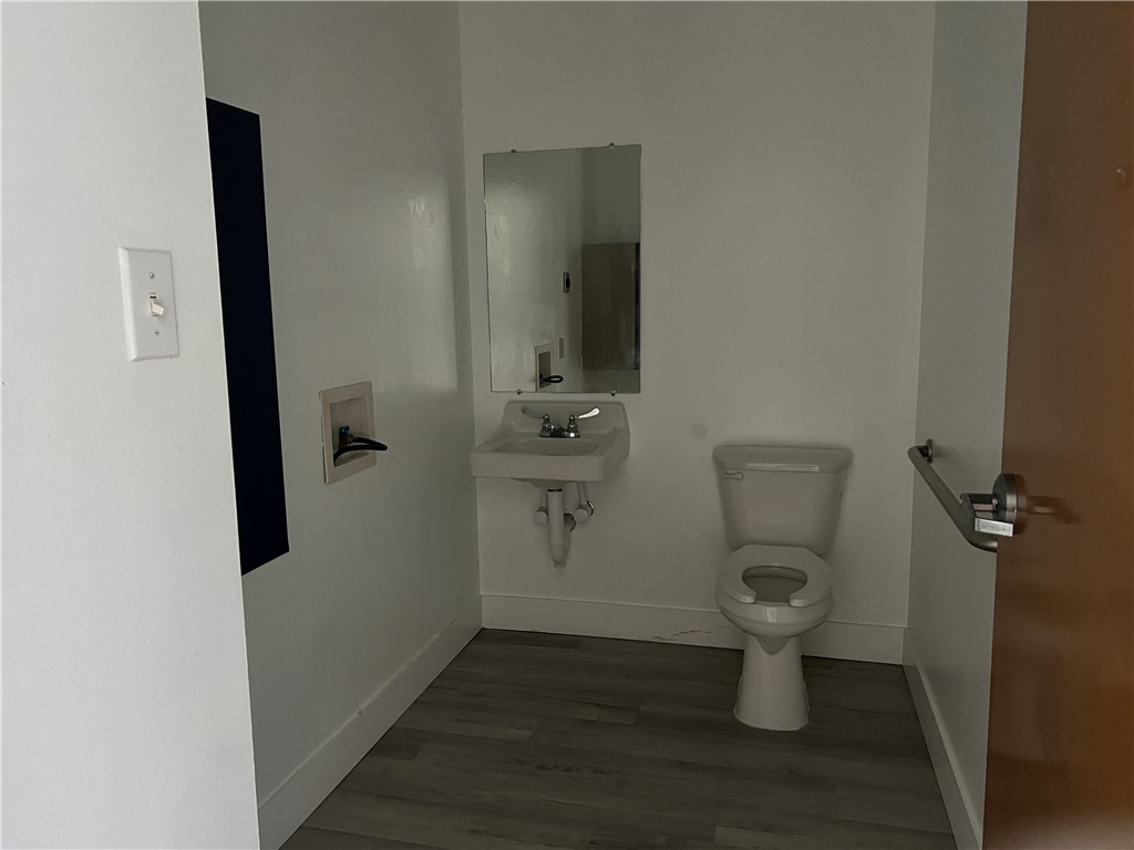 14317 Northwest Blvd B Property Photo 11