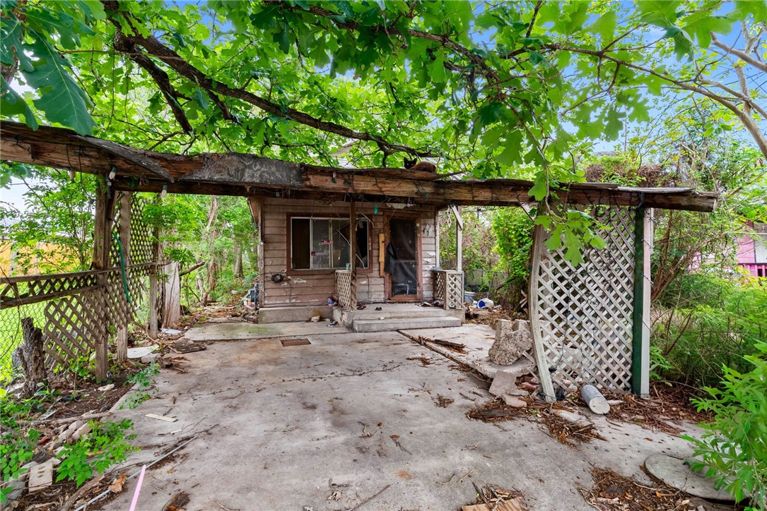 808 Elesa St Property Photo 1
