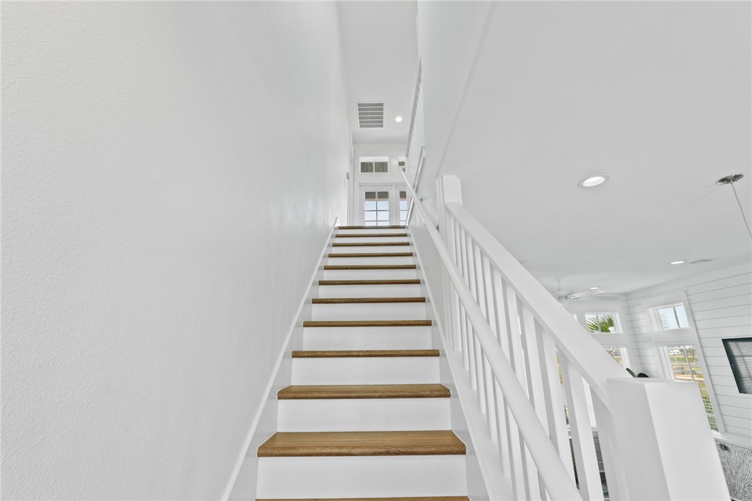 312 Mermaid Tail Property Photo 17