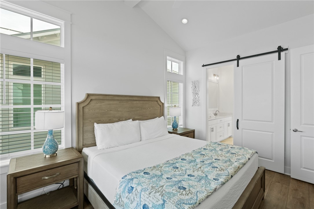 312 Mermaid Tail Property Photo 19