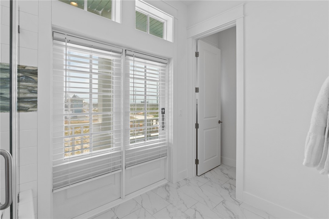 312 Mermaid Tail Property Photo 23