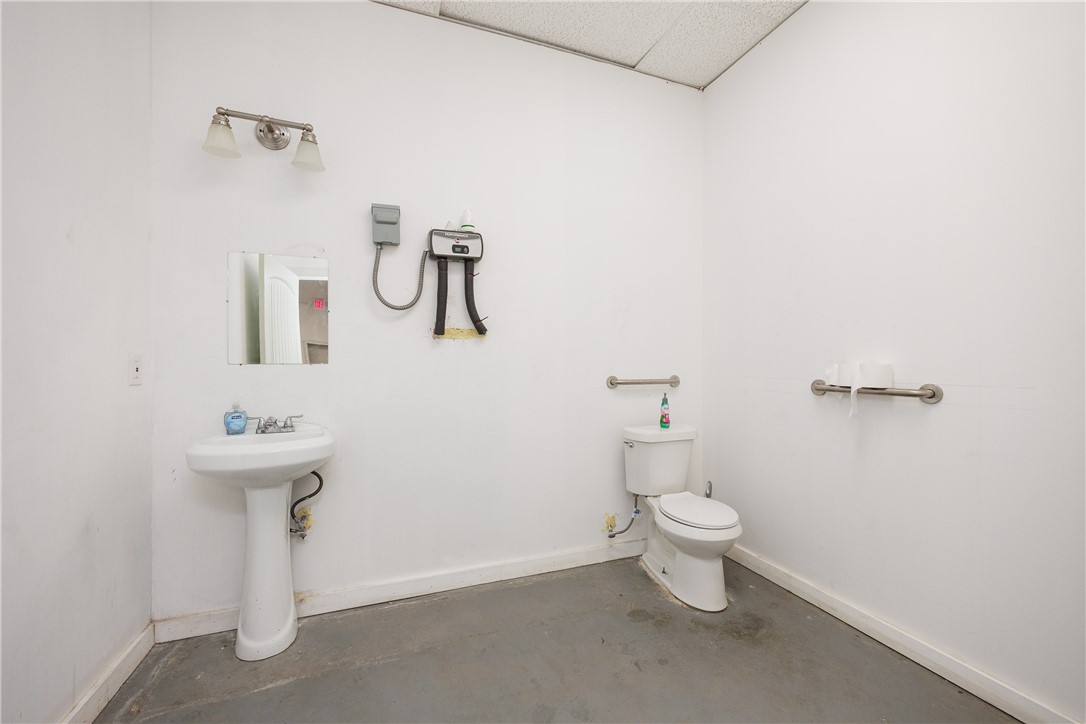 4058 Lou St Property Photo 17