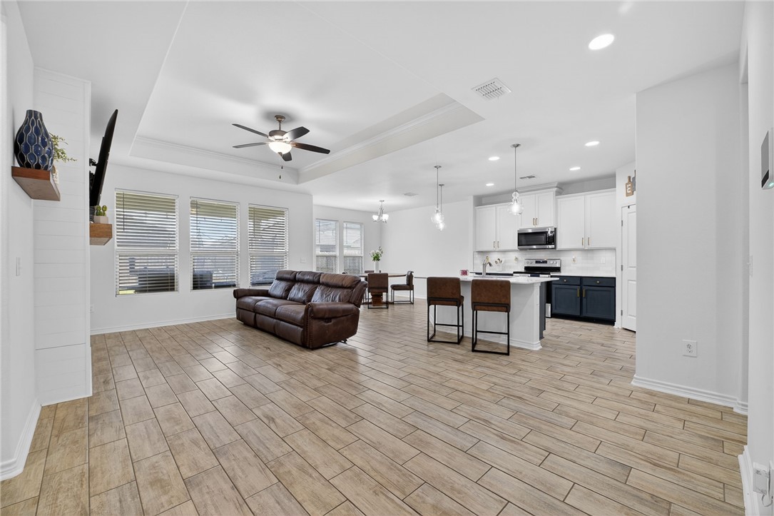 1016 Ocean Breeze Property Photo 2