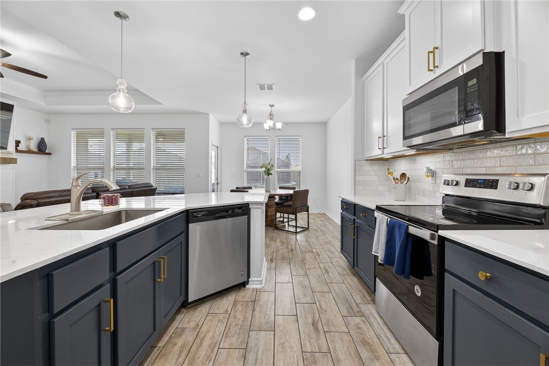 1016 Ocean Breeze Property Photo 4