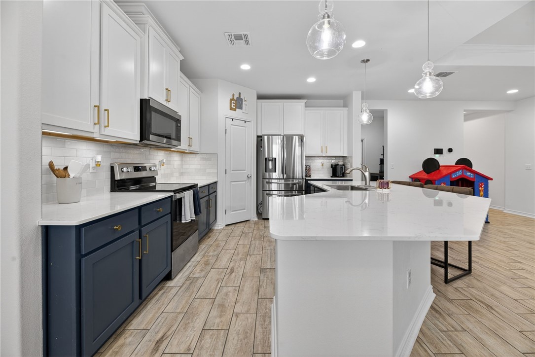 1016 Ocean Breeze Property Photo 8
