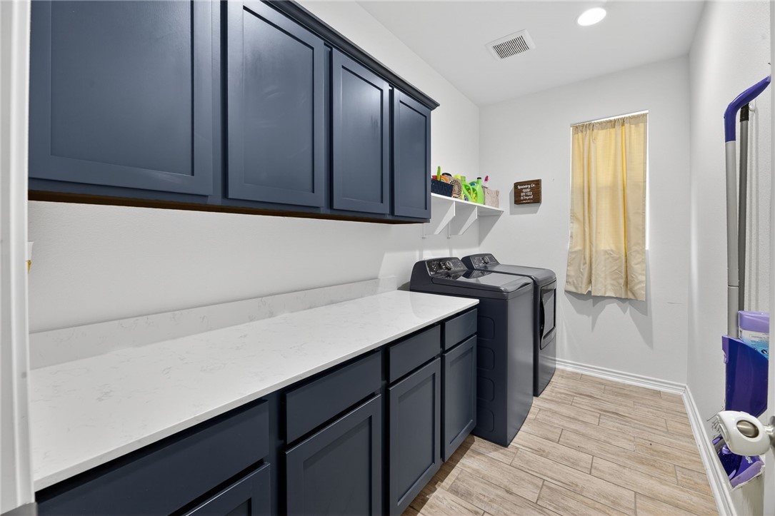 1016 Ocean Breeze Property Photo 19