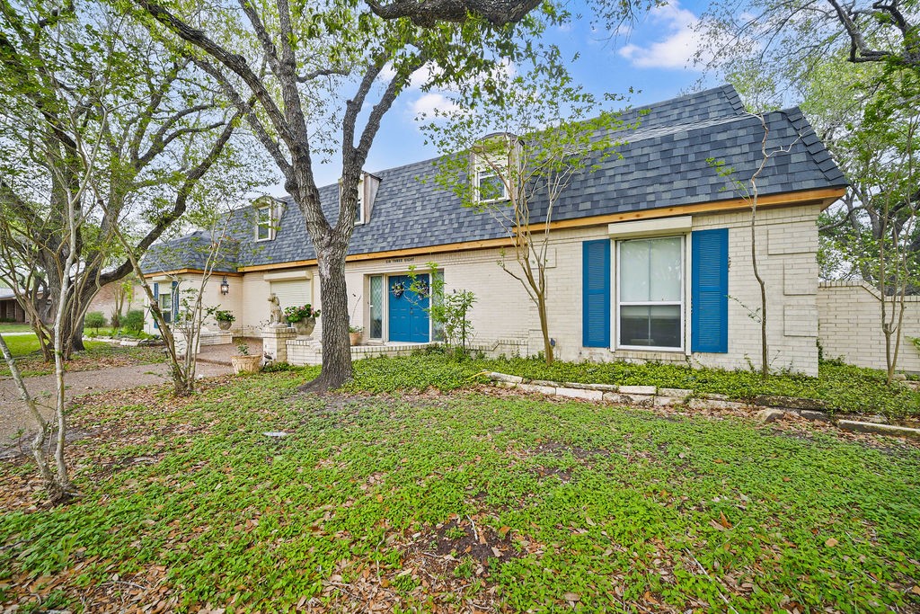638 Retama Ave Property Photo 1