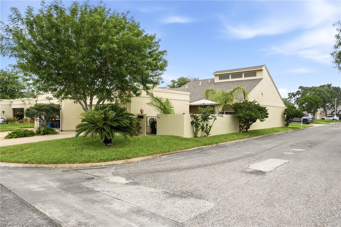 107 Pebble Creek Dr Property Photo 1