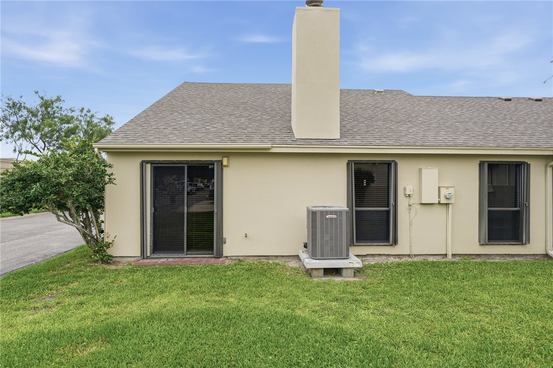 107 Pebble Creek Dr Property Photo 3