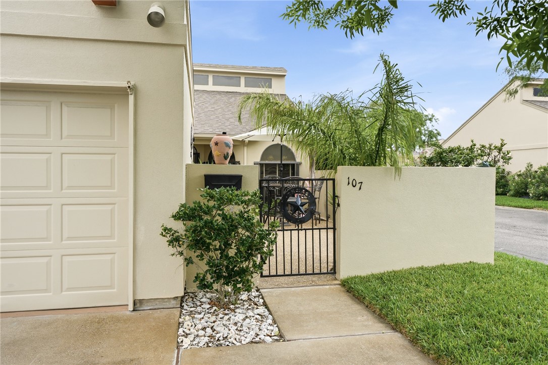 107 Pebble Creek Dr Property Photo 4