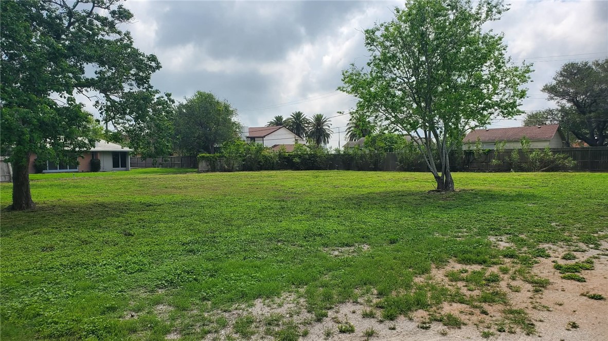 6049 Rio Vista Ave Property Photo 2
