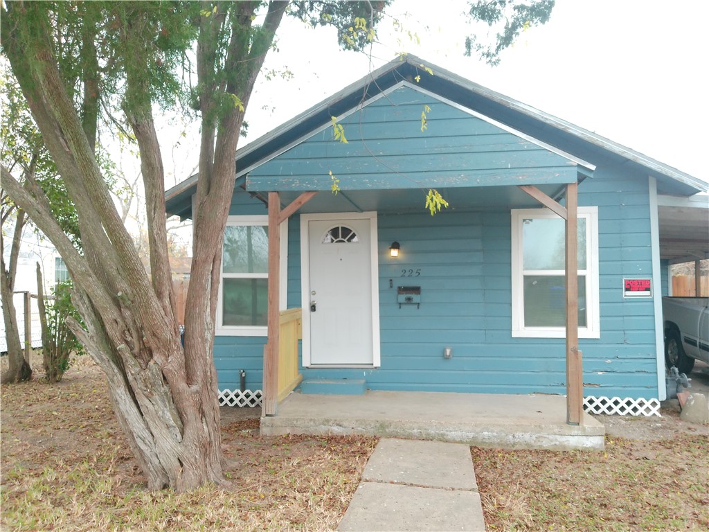 225 Watson St Property Photo 1