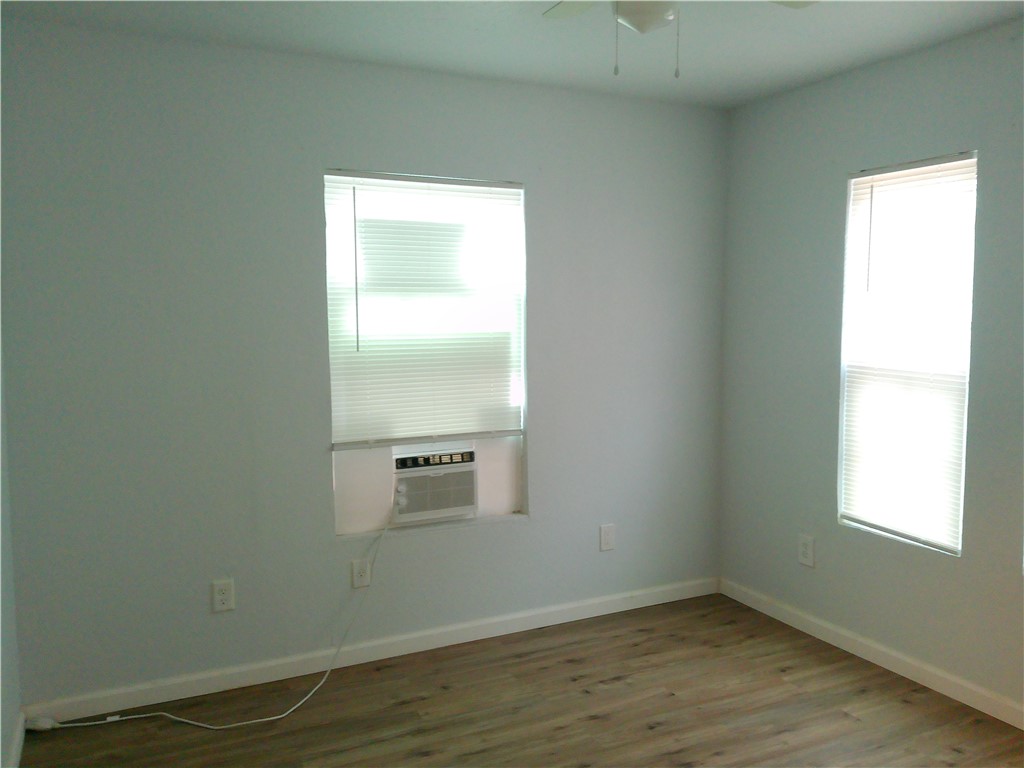 225 Watson St Property Photo 12