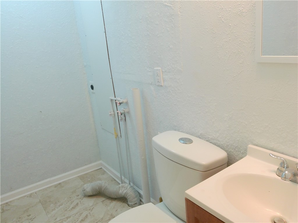 225 Watson St Property Photo 14