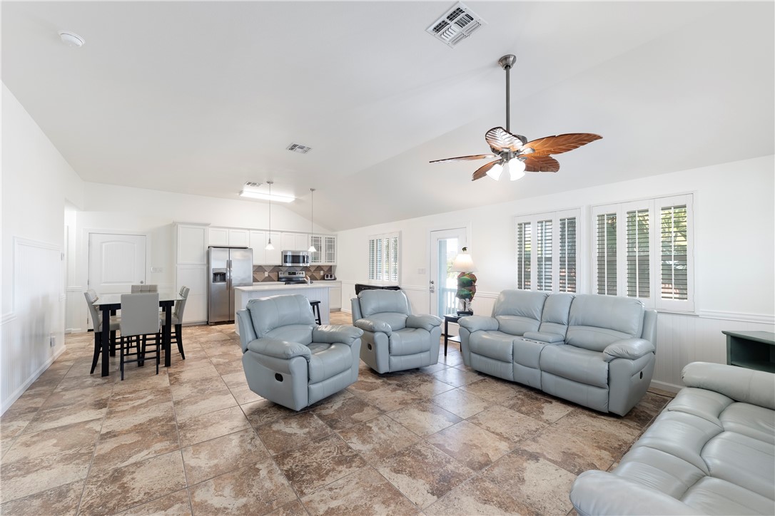 403 Spencers Landing Property Photo 5