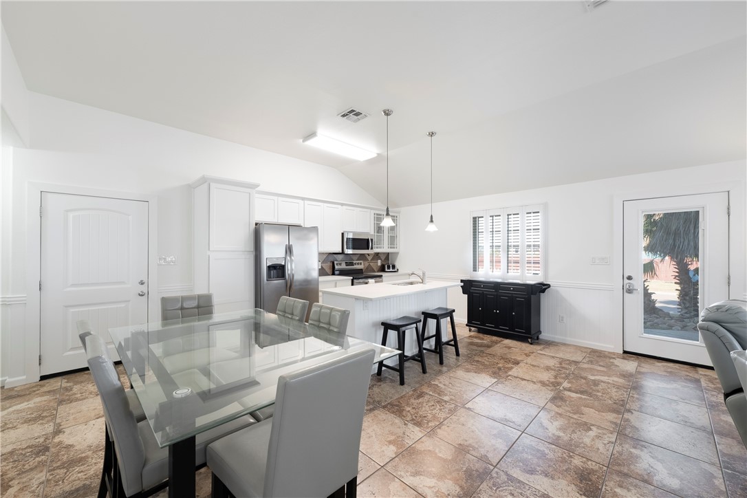 403 Spencers Landing Property Photo 10