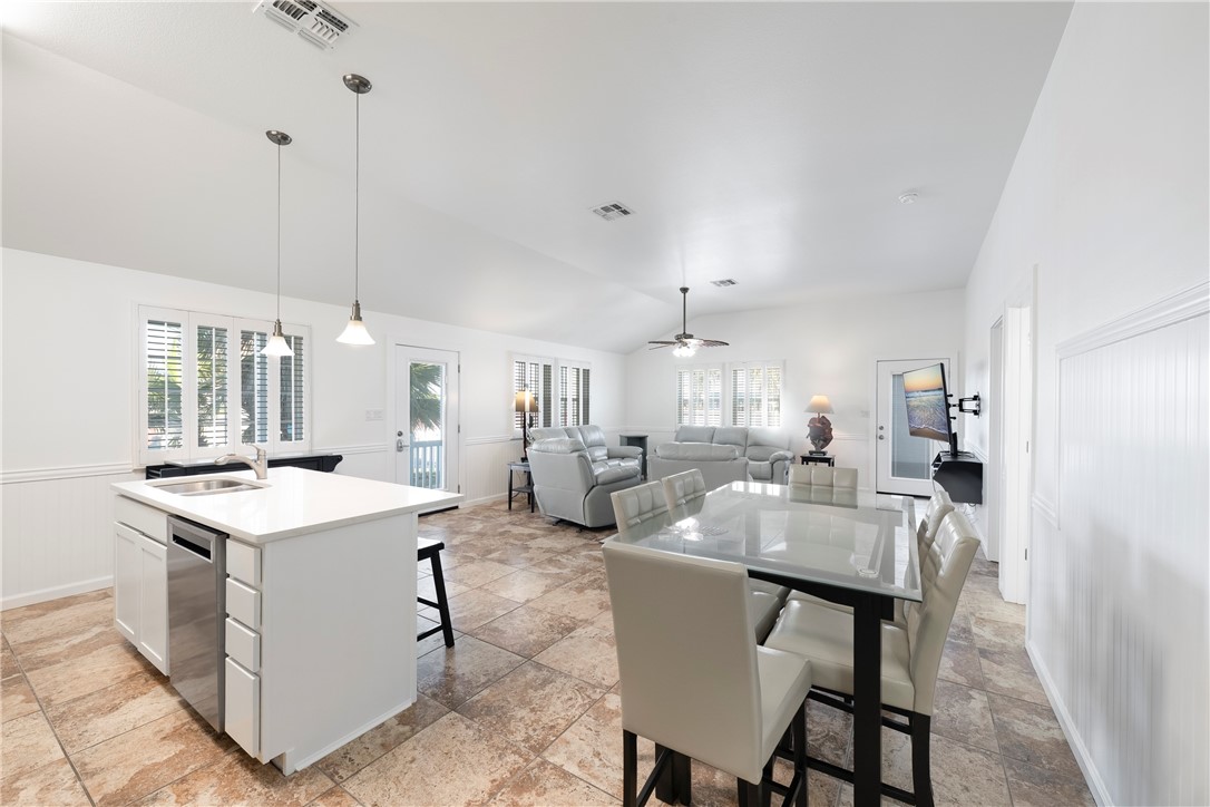 403 Spencers Landing Property Photo 11