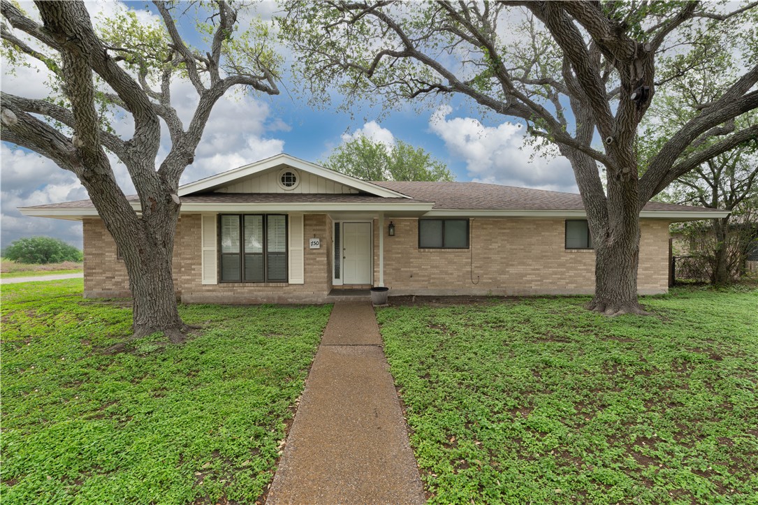 750 Retama Ave Property Photo 1