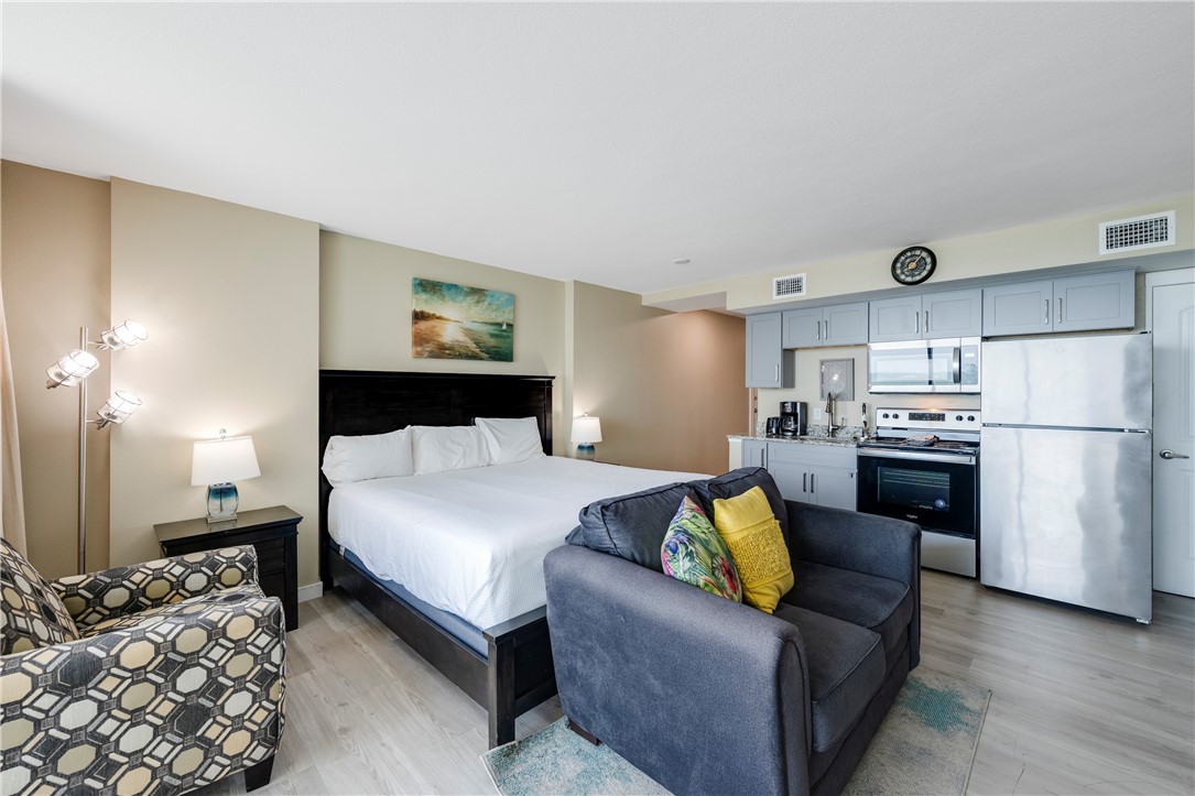 475651 Property Photo 4