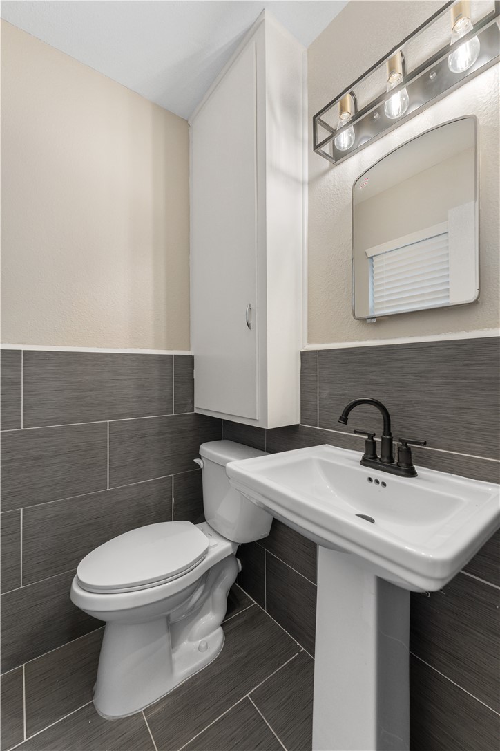 4937 Holmes Dr Property Photo 14