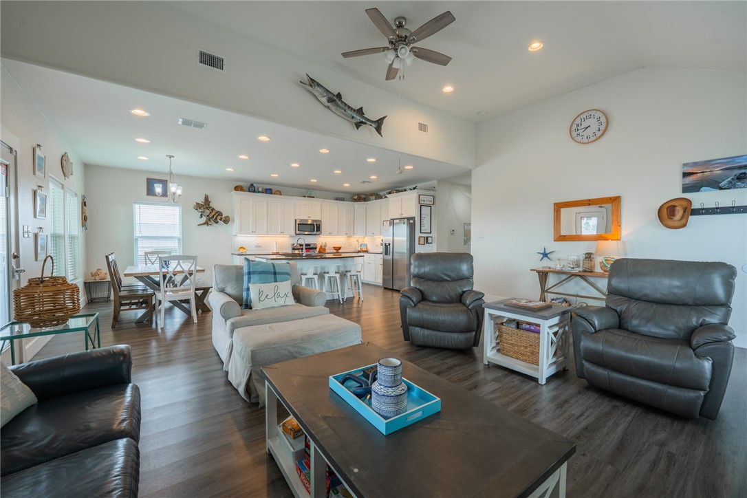 109 Copano Cove Property Photo 2