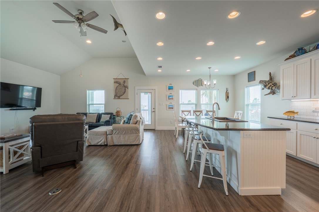 109 Copano Cove Property Photo 6