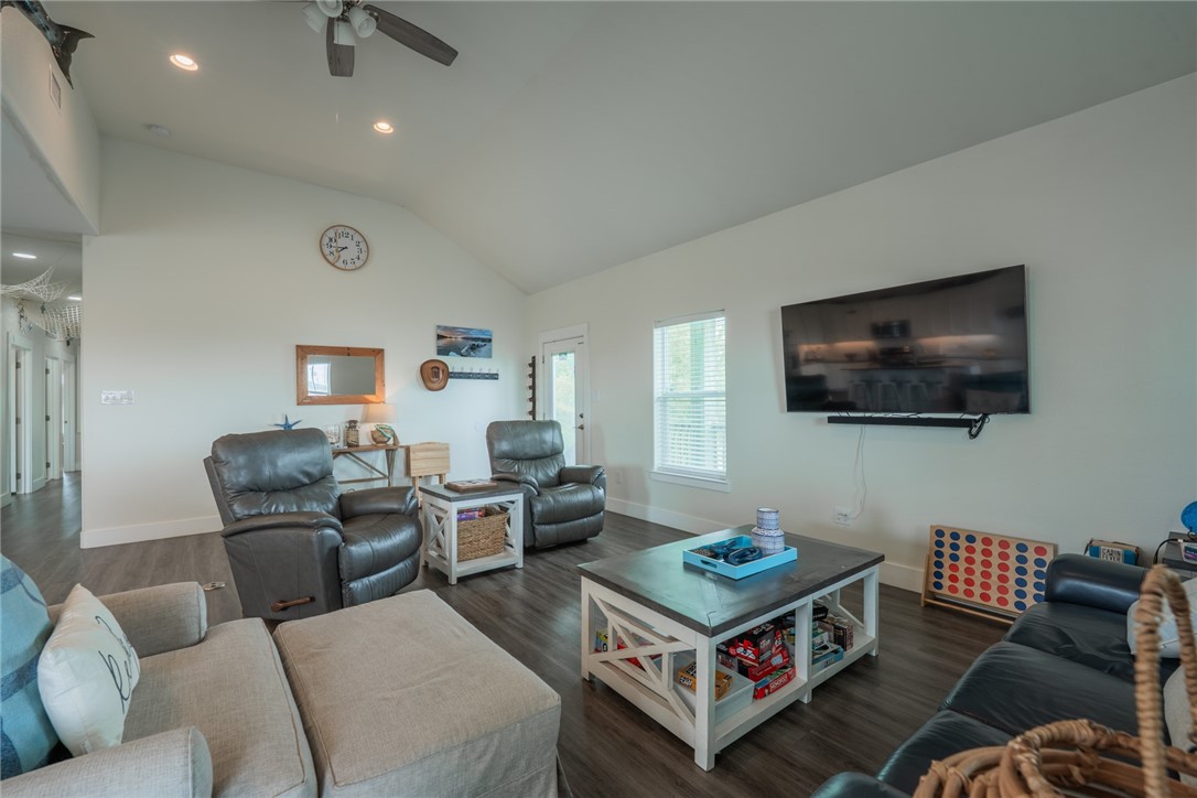 109 Copano Cove Property Photo 10
